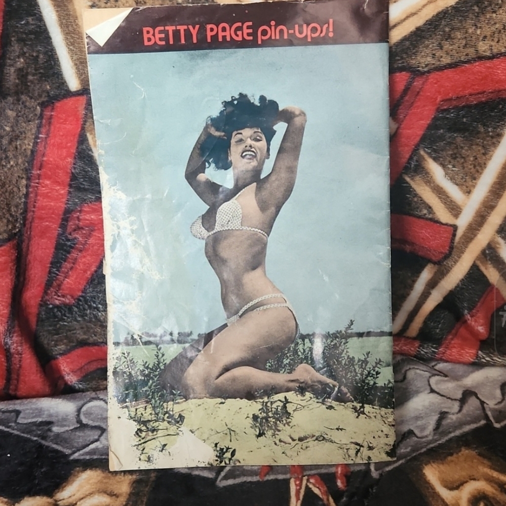 FEM FANTASTIQUE #1 Betty Page 1988 Bettie Comic Book Picture Rad Dragonfly